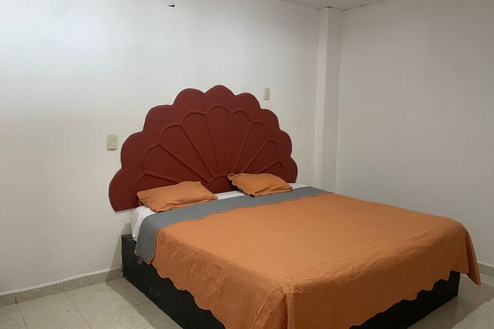Room 9 of 14