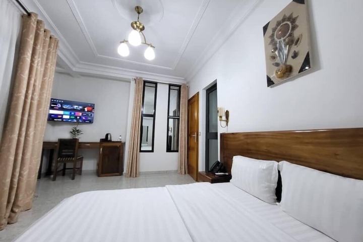 Room 6 of 79