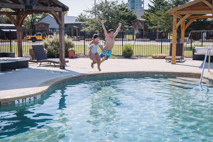 Pool 35 of 119