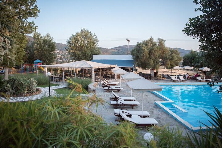 Hotel with Pool