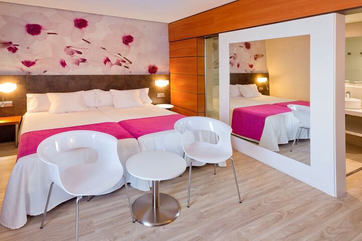 Room 25 of 109