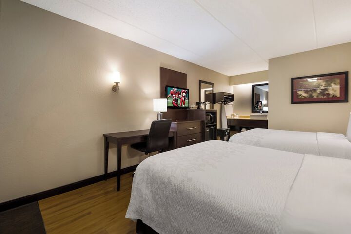 Standard Room, King or Two Doubles (7 of 7)