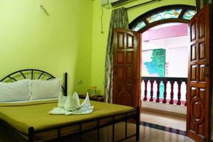 Room 5 of 10
