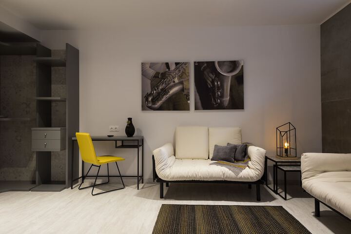 Room 8 of 47