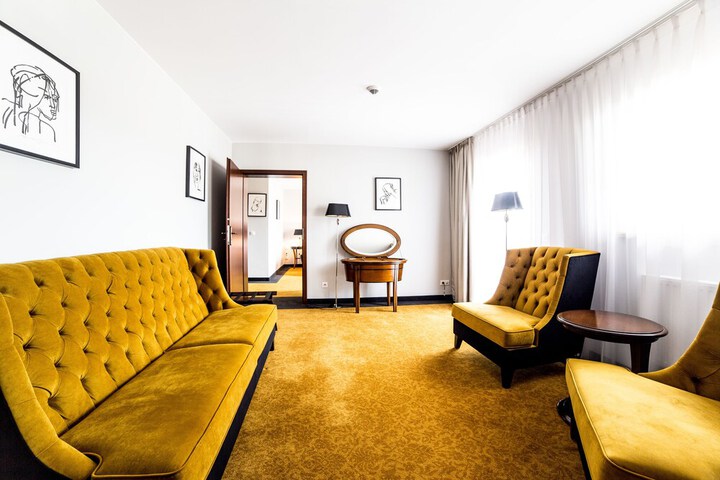 Room 25 of 72