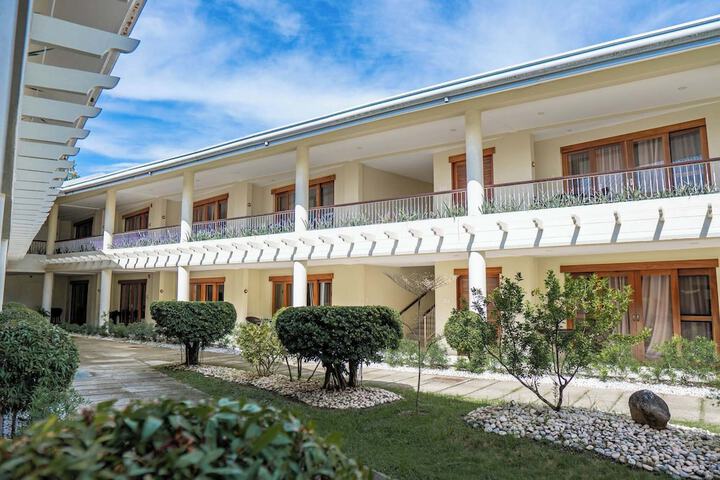 Hotel Exterior 51 of 51