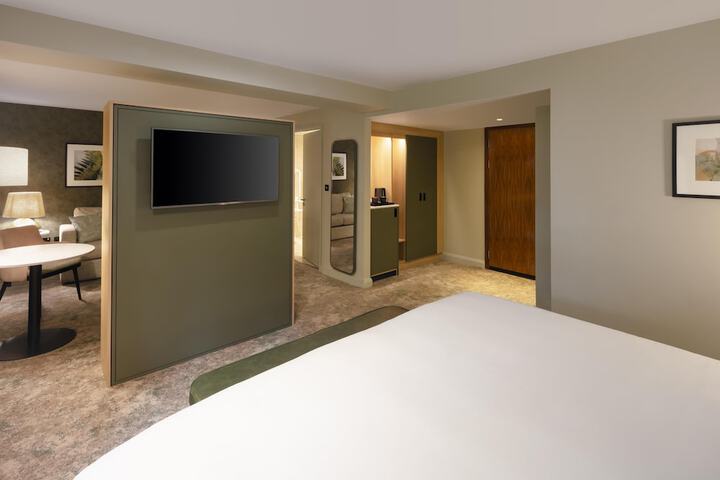 Room 64 of 179