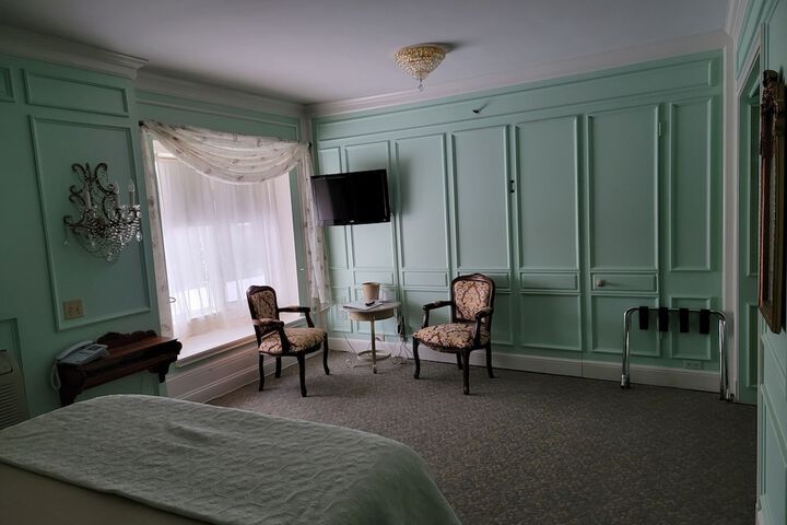 Room 111 of 206