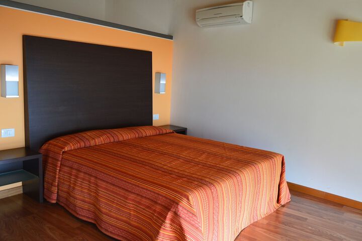 Room 19 of 68