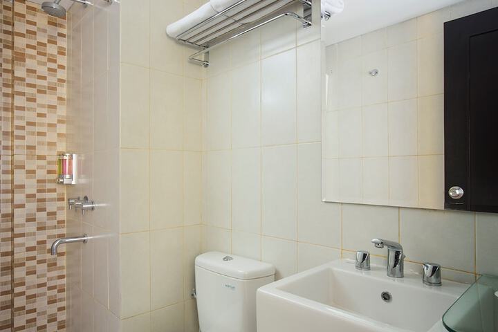 Room 4 of 18