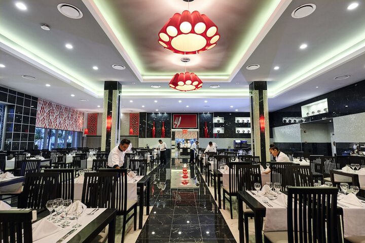 Dining 72 of 90