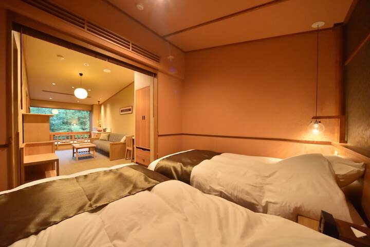 Room 16 of 73