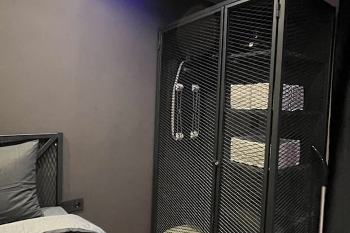 Room 20 of 28