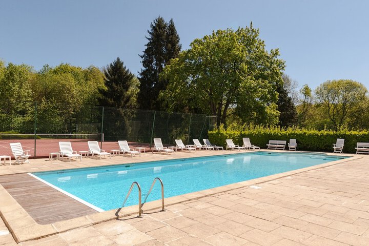 Pool 28 of 54