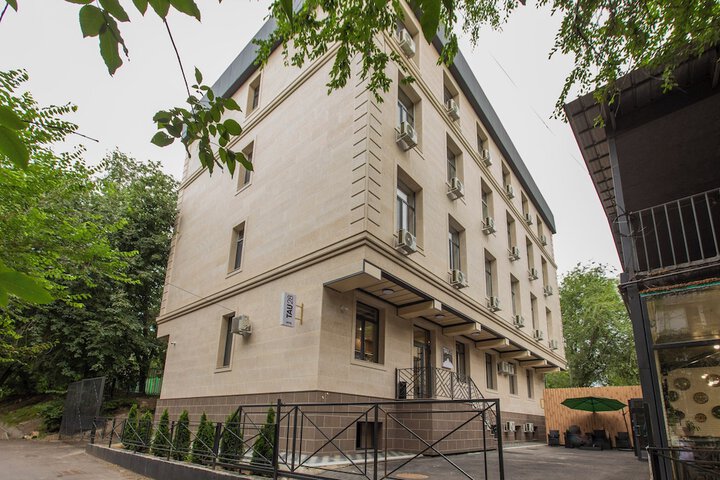 TAU 28 Hotel