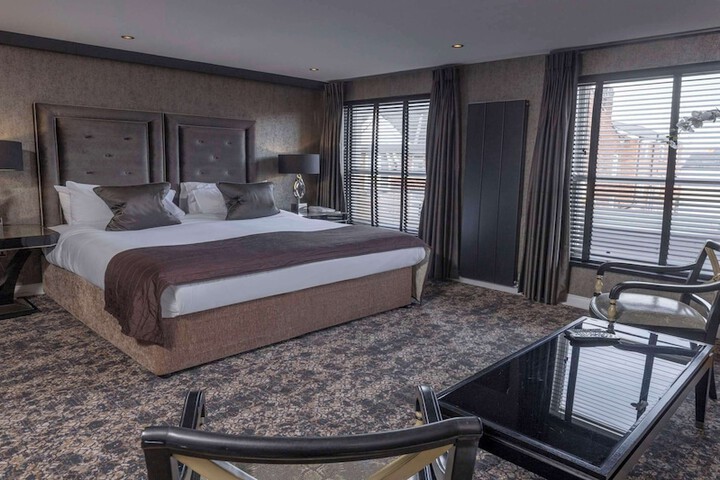 Room 40 of 134
