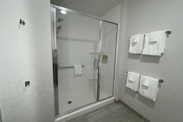1 King Standard Walk in Shower (28 of 30)