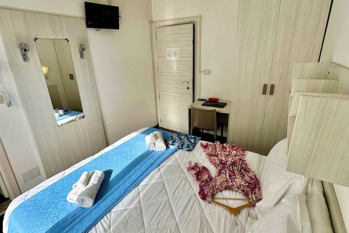 Room 6 of 41