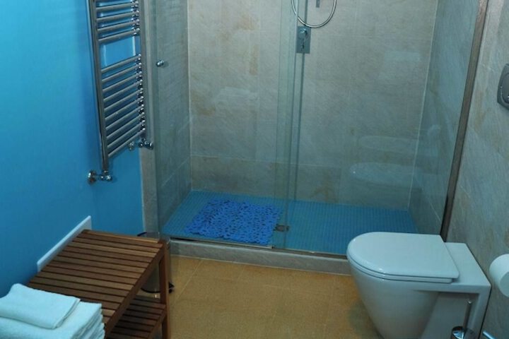 Room 43 of 94
