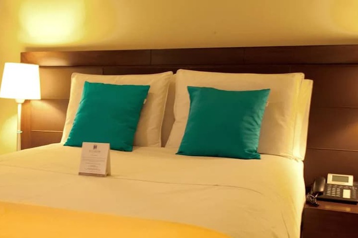 Room 11 of 39