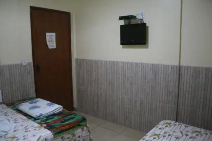 Room 6 of 15
