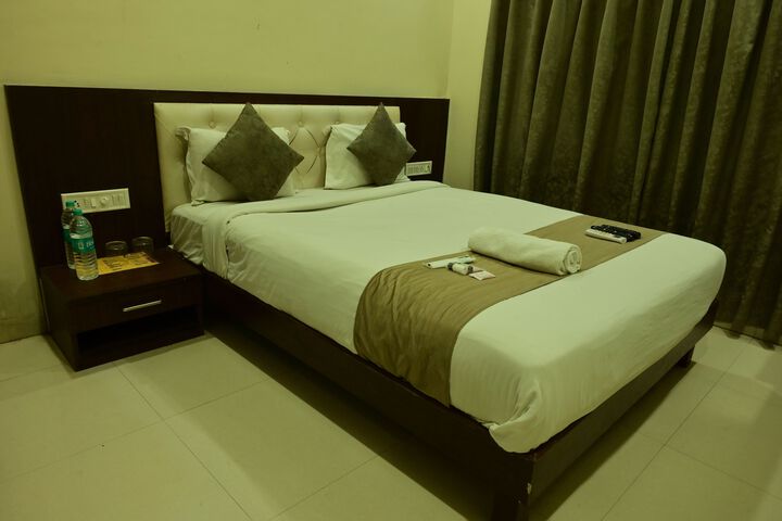 Room 4 of 6