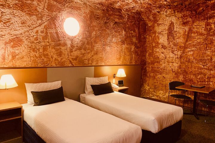 Room 27 of 146