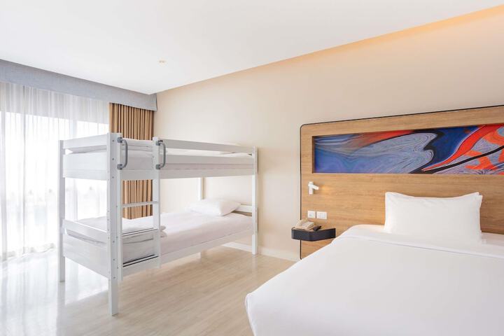 Room 27 of 210