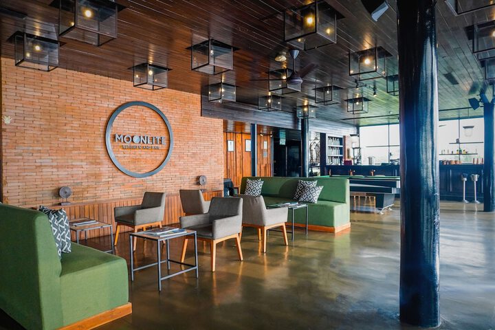 Dining Photos
