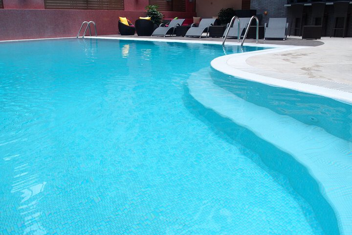 Pool 75 of 103