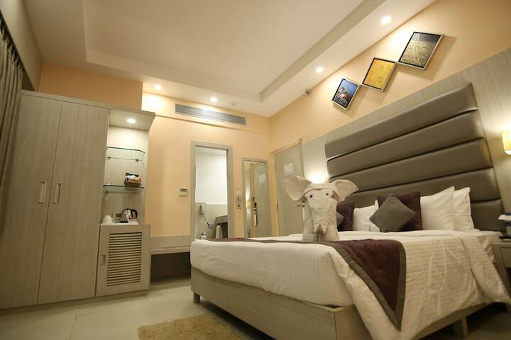 Room 3 of 24