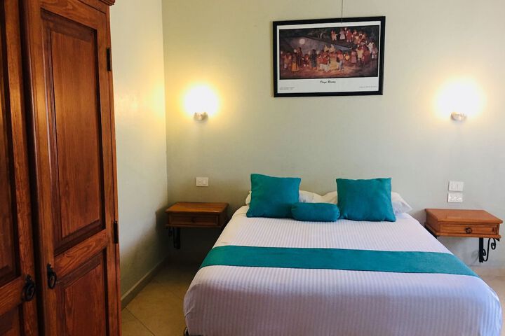 Room 4 of 63
