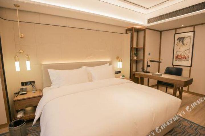General 121 of 128