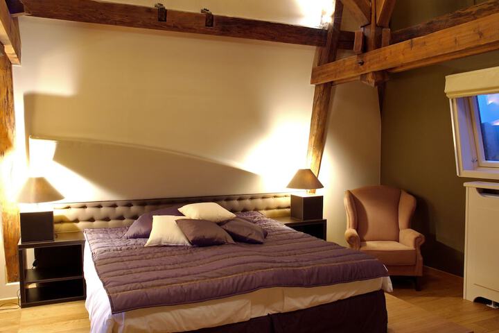 Room 12 of 42