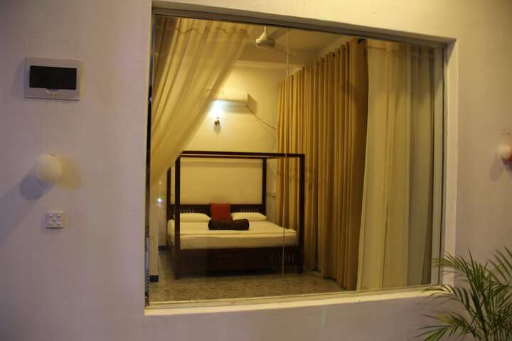 Room 6 of 66