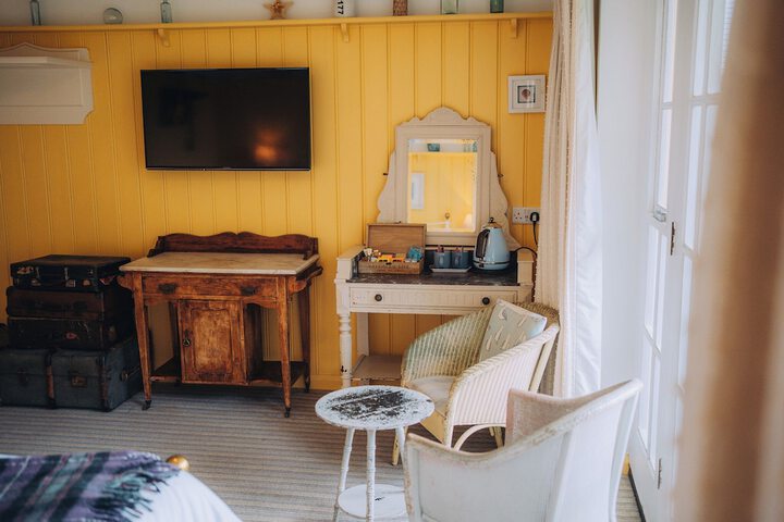 Room 5 of 25