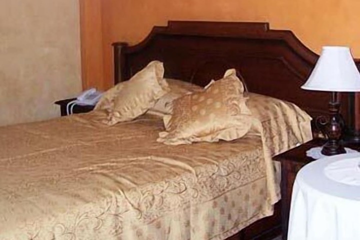 Room 15 of 25