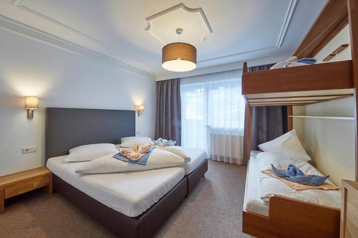 Room 4 of 48