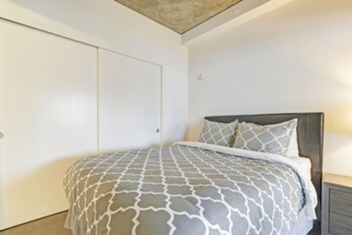 Room 83 of 90