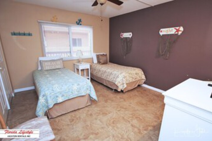 Room 32 of 32