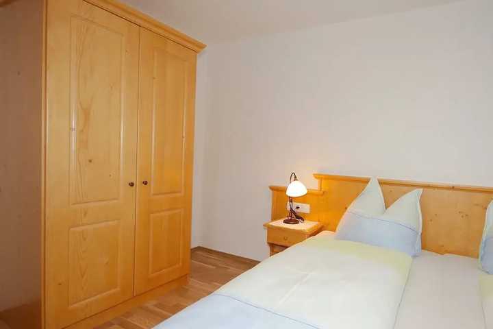 Room 2 of 15