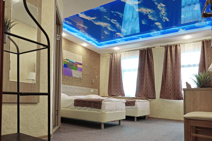 Room 25 of 53
