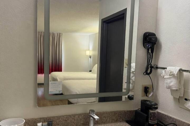 Room 31 of 49