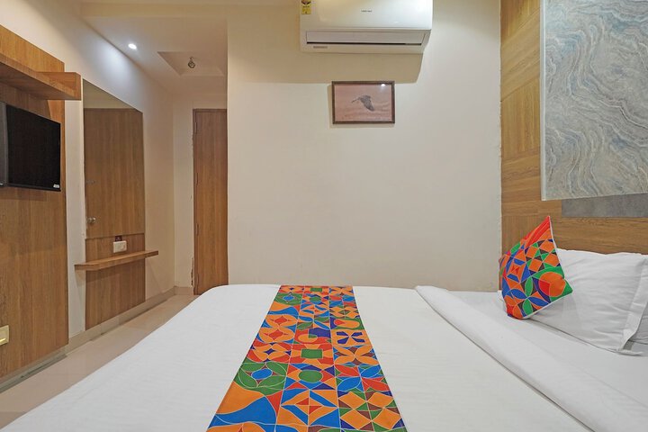 Room 12 of 27