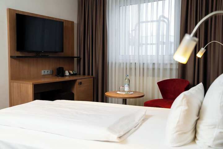 Room 34 of 70