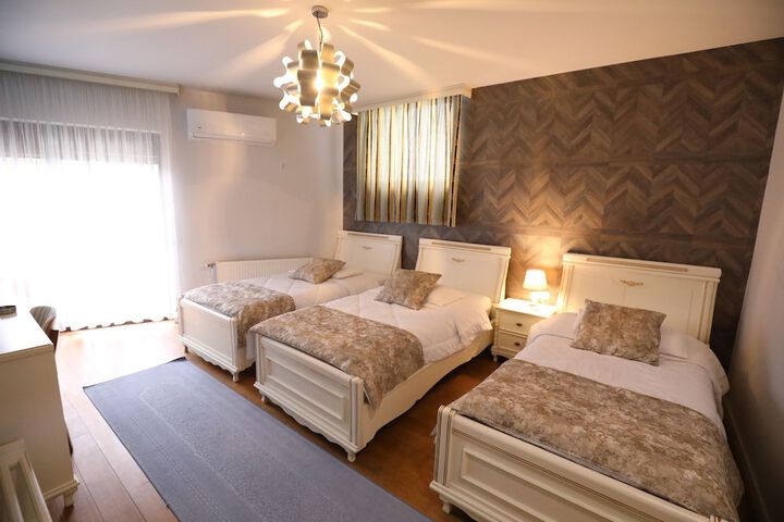 Room 7 of 86