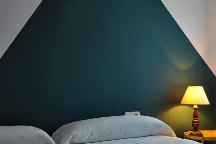 Room 15 of 68