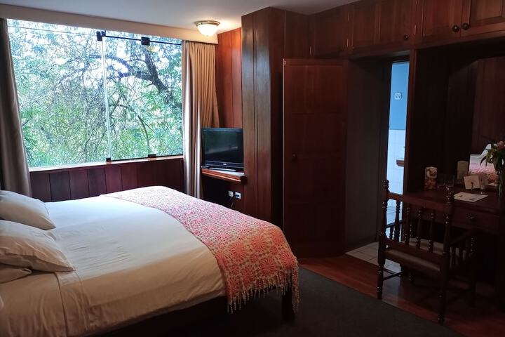 Room 5 of 62