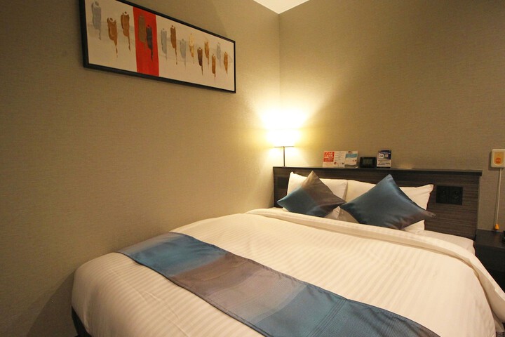 Room 25 of 106