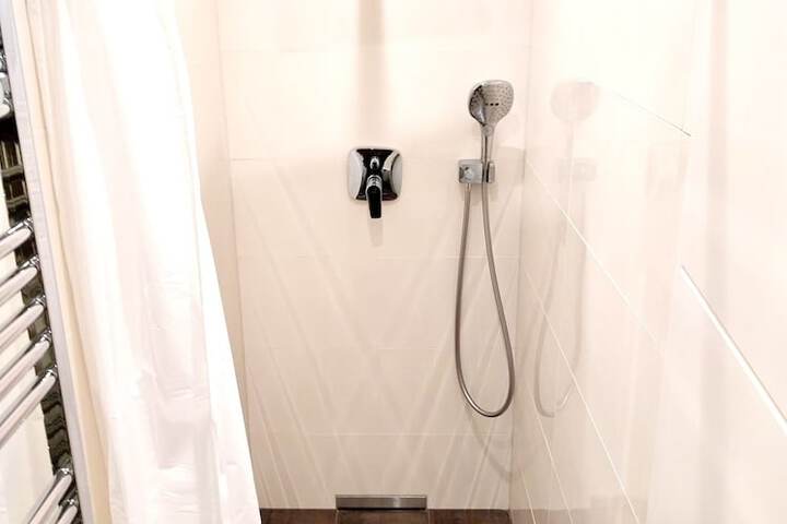 Room 212 of 239
